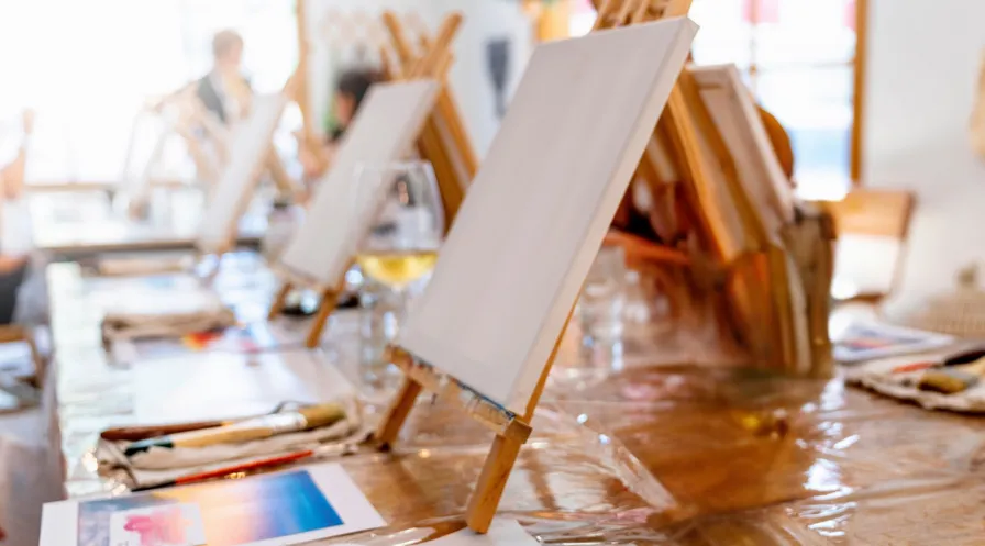 Atelier créatif Rartistes à Capinghem avec chevalets - Cours de peinture près de Lille